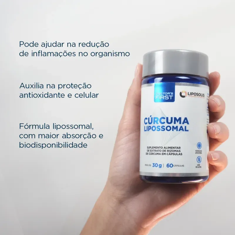 Mao-segurando-curcuma-lipo